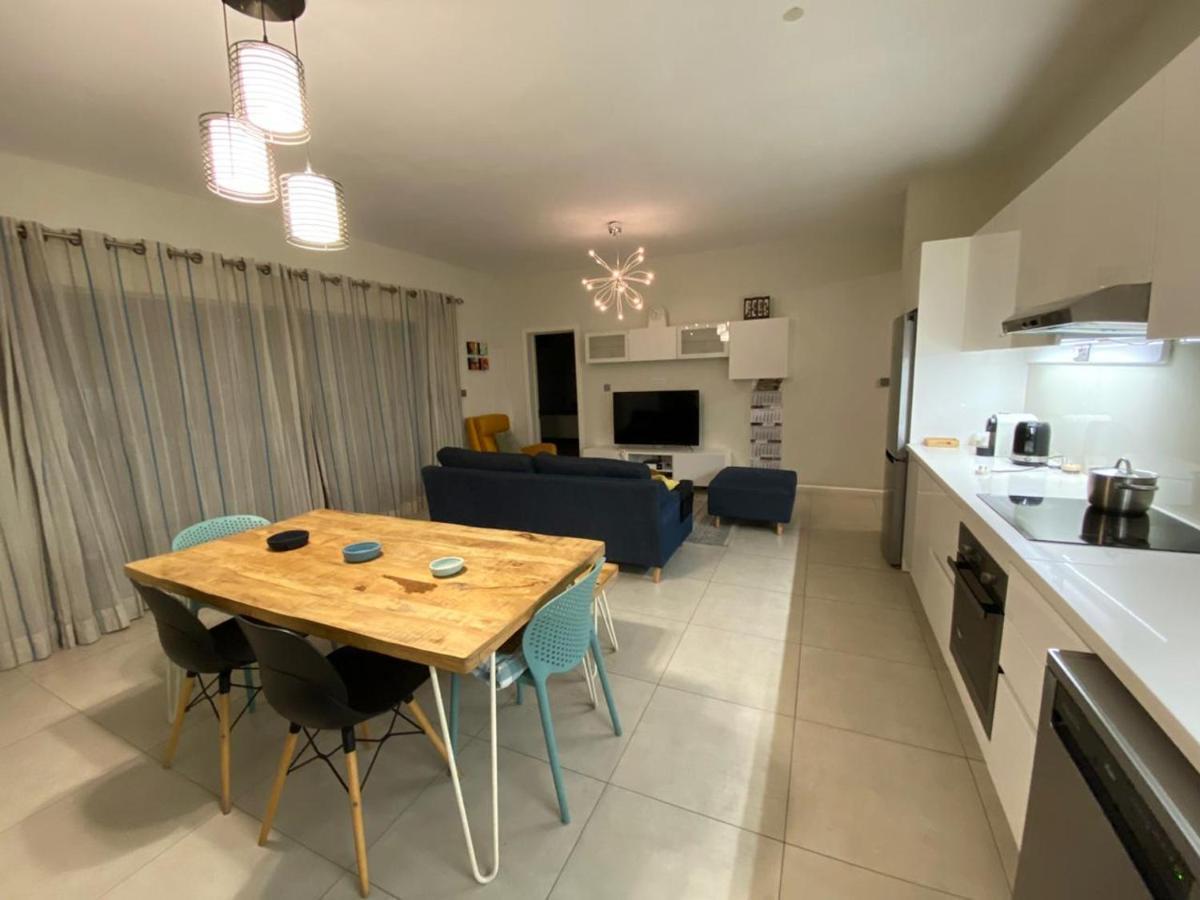 Beachcove Apartment 2 Pereybere Beach Екстериор снимка