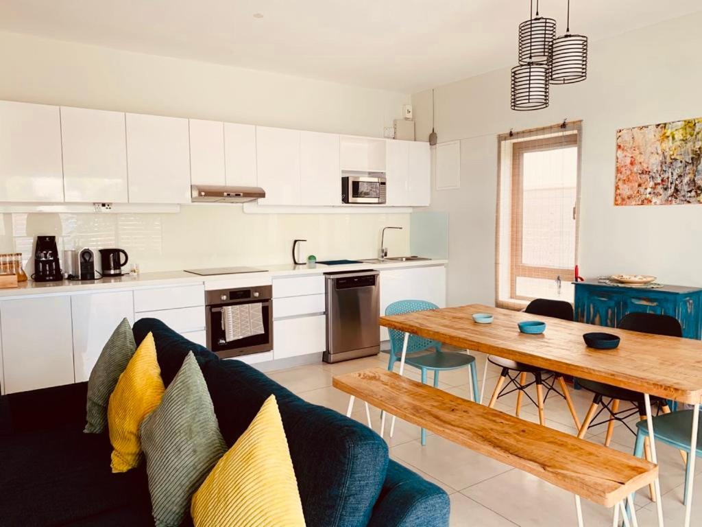 Beachcove Apartment 2 Pereybere Beach Екстериор снимка
