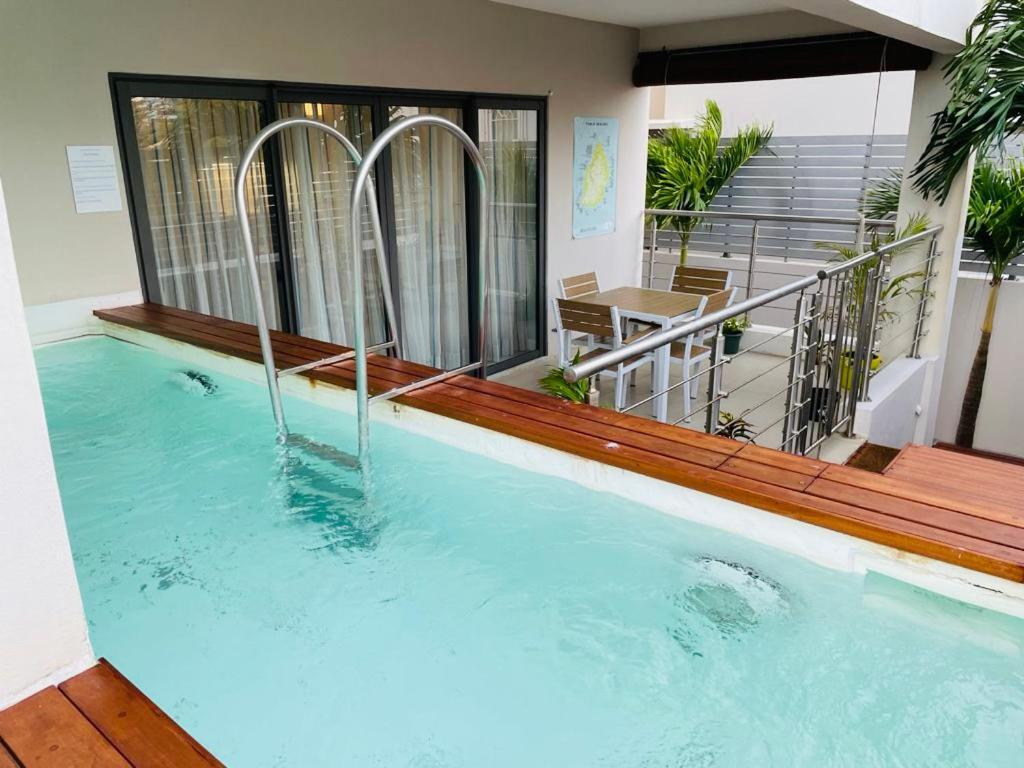 Beachcove Apartment 2 Pereybere Beach Екстериор снимка