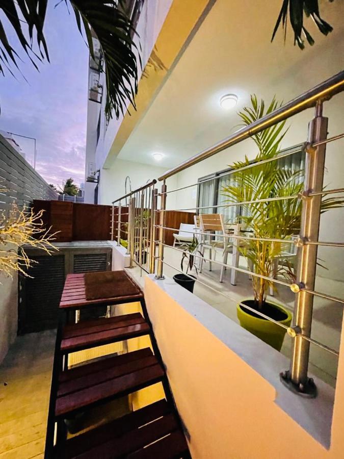 Beachcove Apartment 2 Pereybere Beach Екстериор снимка