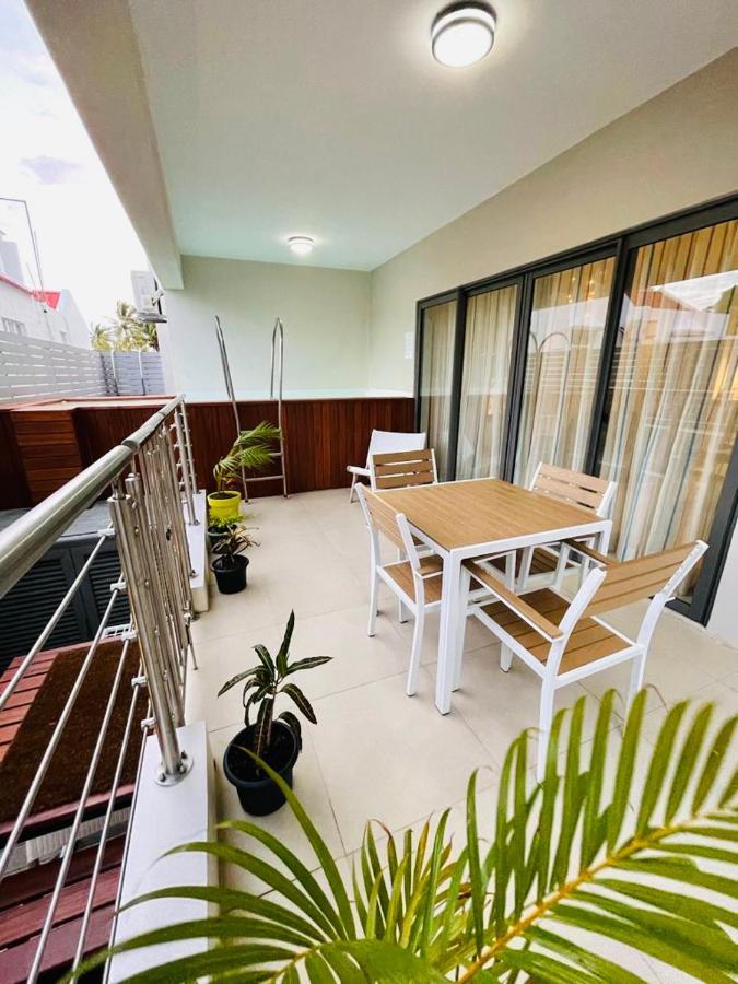 Beachcove Apartment 2 Pereybere Beach Екстериор снимка