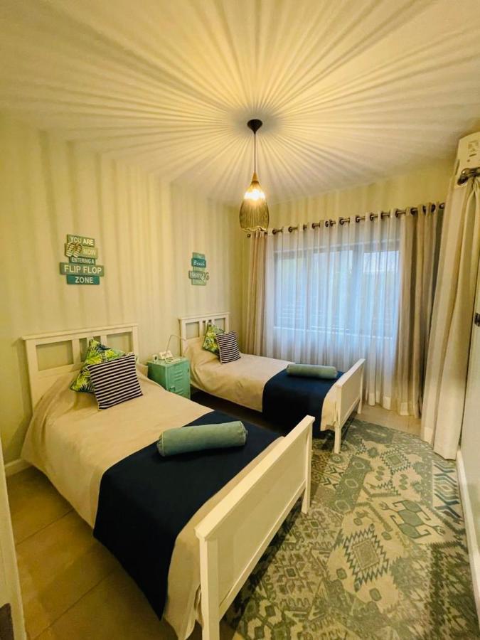 Beachcove Apartment 2 Pereybere Beach Екстериор снимка