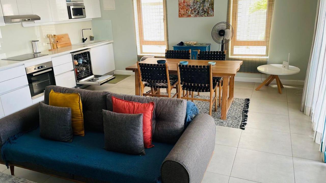 Beachcove Apartment 2 Pereybere Beach Екстериор снимка