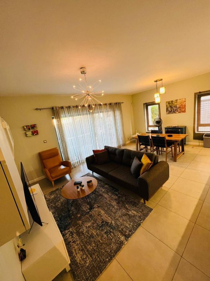 Beachcove Apartment 2 Pereybere Beach Екстериор снимка